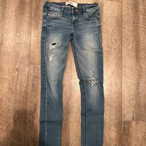 SOLD!!! HOLLISTER SKINNY JEANS - Picture 1 of 4